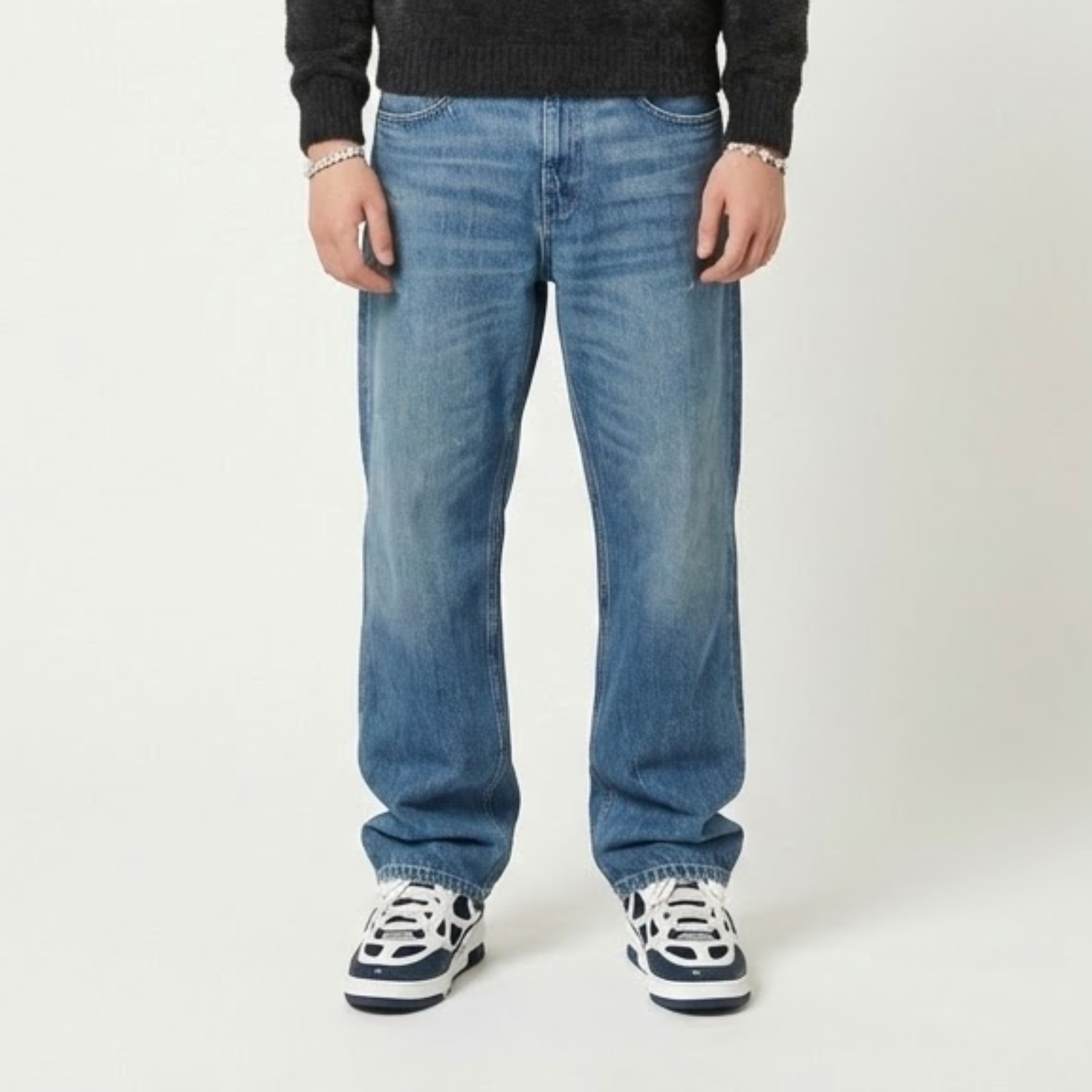 STRAIGHT FIT - JEANS