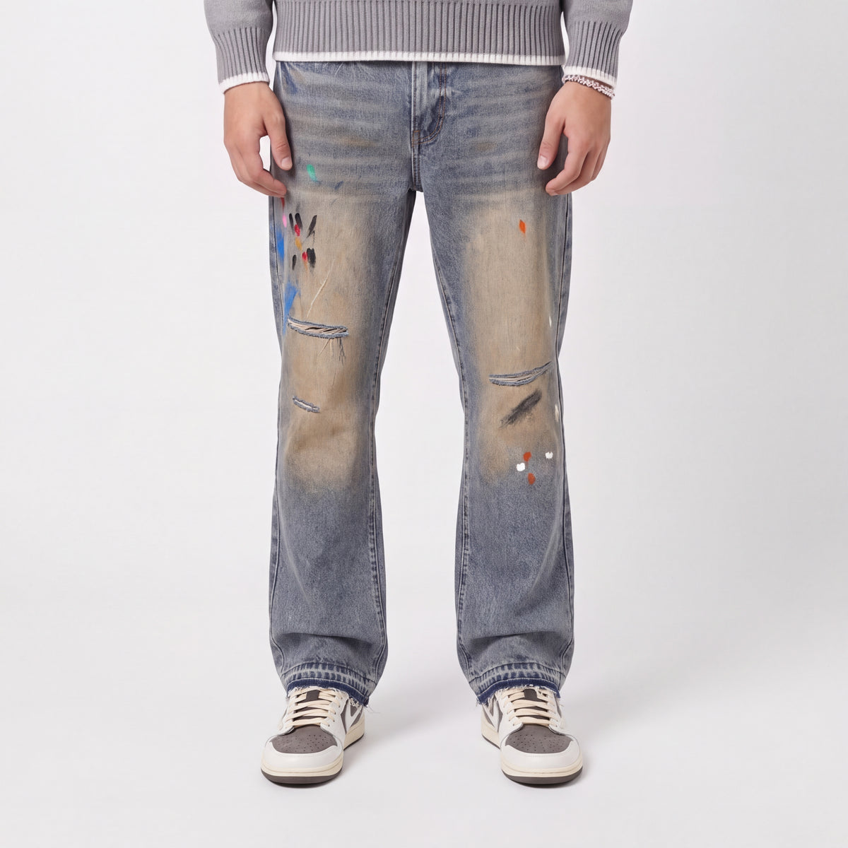 PAINTED GREY - Jeans worn in DEP studio format with matching sneakers